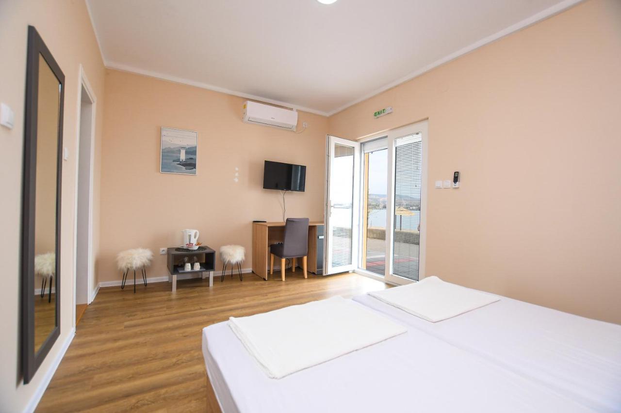 Danubiana Apartments 5 Kladovo Exterior foto